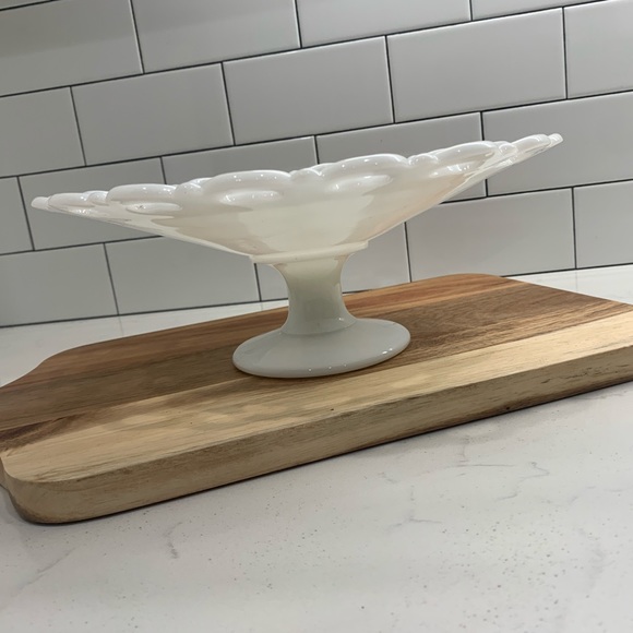 Vintage Anchor Hocking Old Colony Lace White Milk Pedestal Cake Stand - Picture 2 of 8